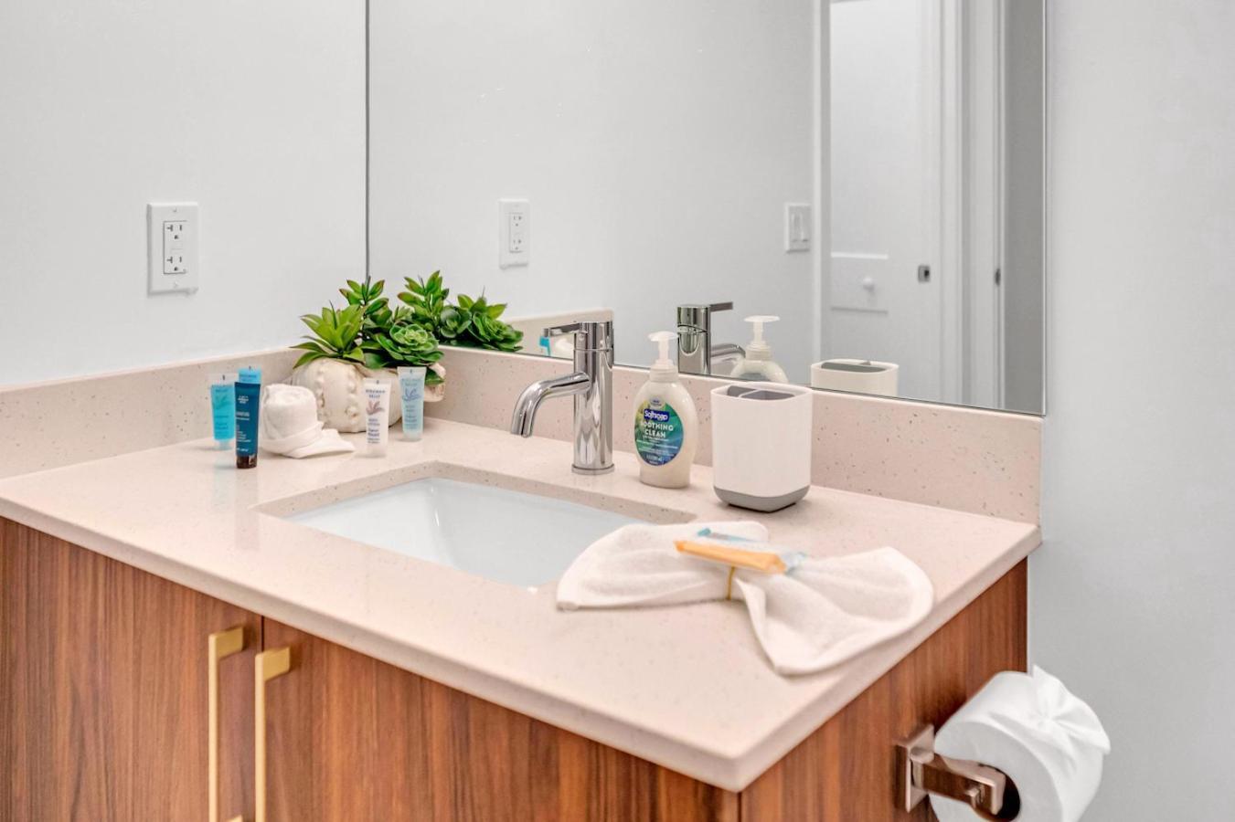 Modern Unit In The Heart Of Downtown Miami With Free Parking Apartment Exterior photo
